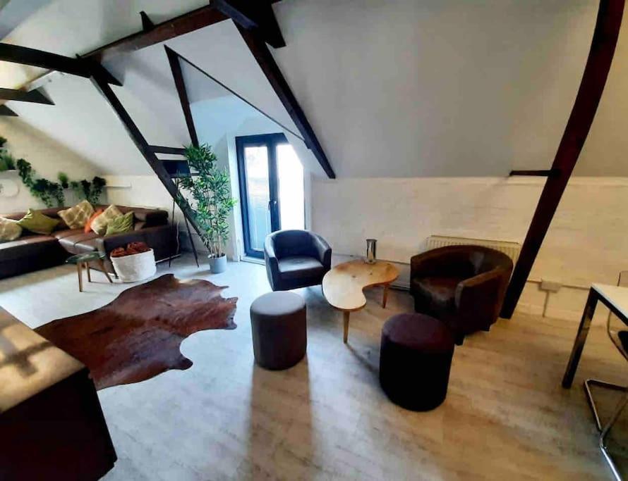 Lovely 1-Bedroom Serviced Apartment In Deal, Kent Bagian luar foto